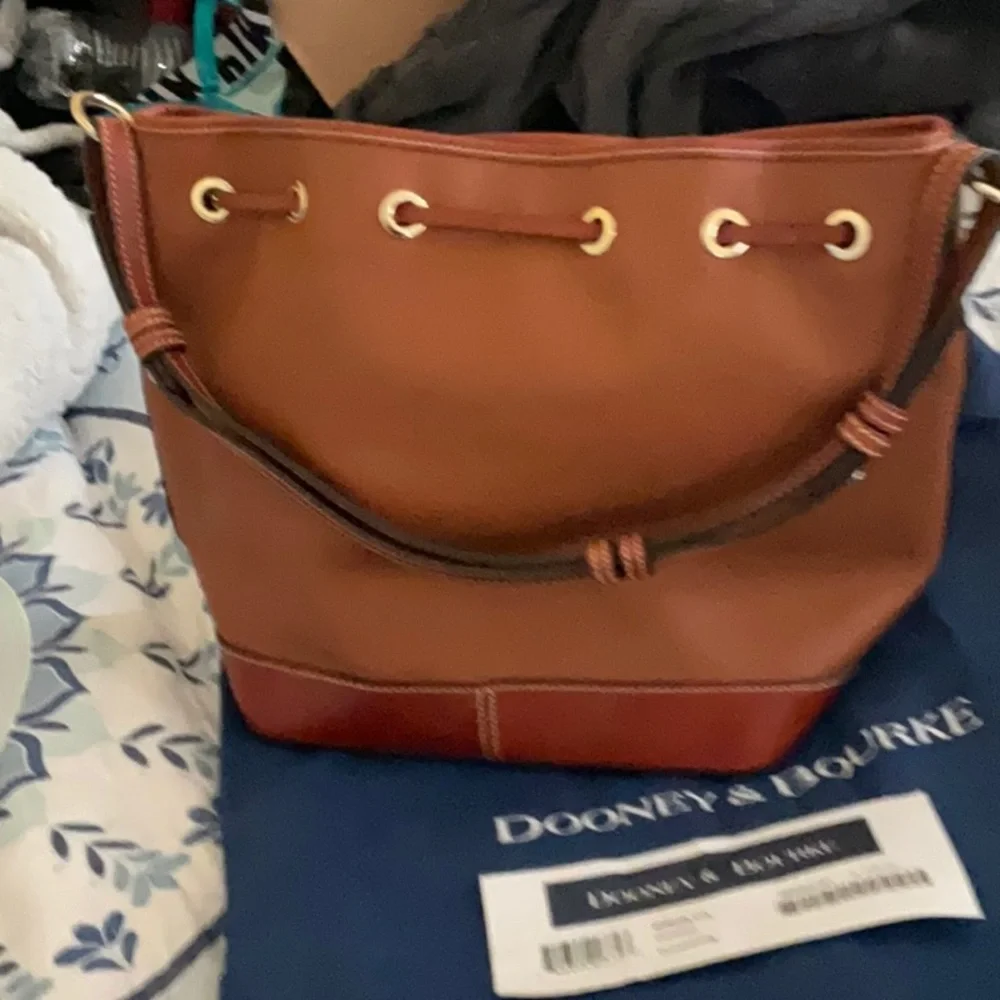 Brand new Dooney & Bourke caramel drawstring purse - Picture 4 of 4